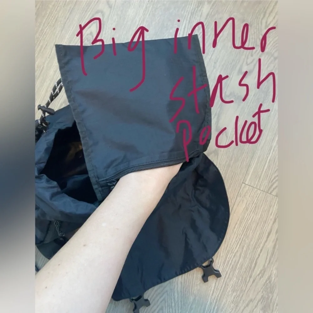 🍒Athleta Backpack “Oslo” Convertible Backpack 2020 - Black - Pristine